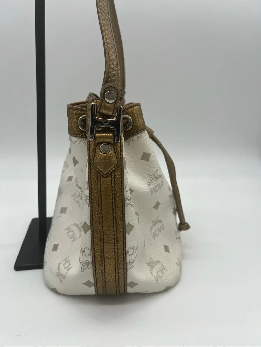 Authentic MCM White Visetos Drawstring Bucket Bag Metallic Bronze Trim - Picture 3 of 8